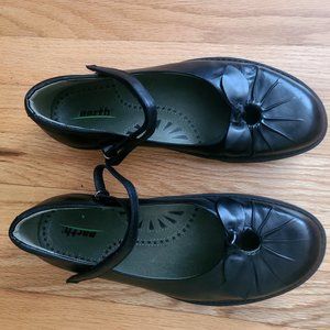 Earth Shoes - Women's Able Black Soft Calf Sz 9.5